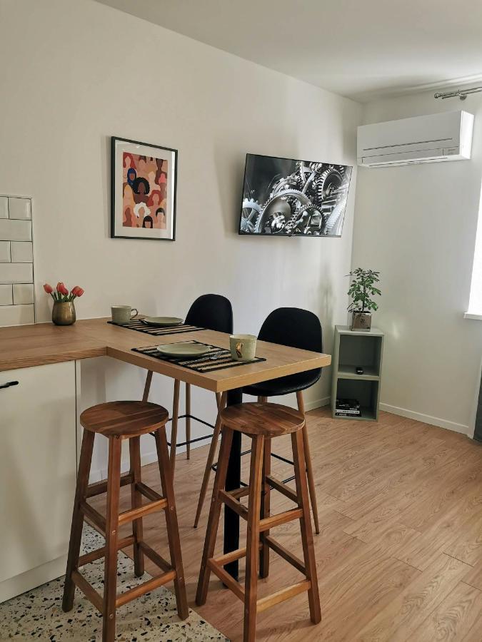 Studio Apartman Mirta I Varazdin Bagian luar foto