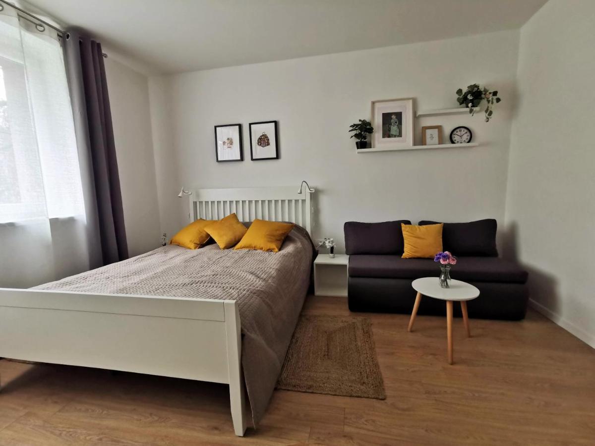 Studio Apartman Mirta I Varazdin Bagian luar foto